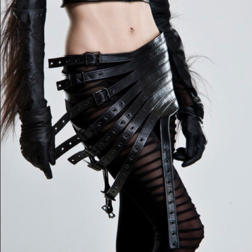8 Tier leather belt
